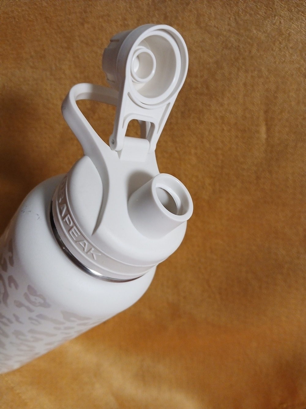 Hydrapeak White Leopard Print Stainless Water Bottle - Picture 2 of 5